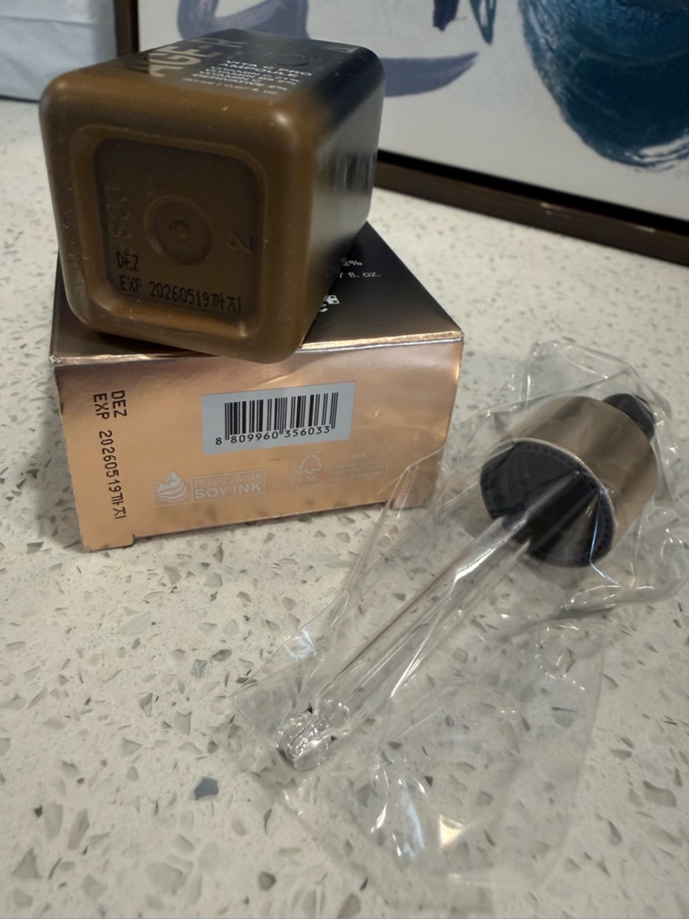 *NIB .67oz* MEDICUBE AGE-R Vita C Pro Ampoule – Gold & Black (20ml) - Picture 4 of 4